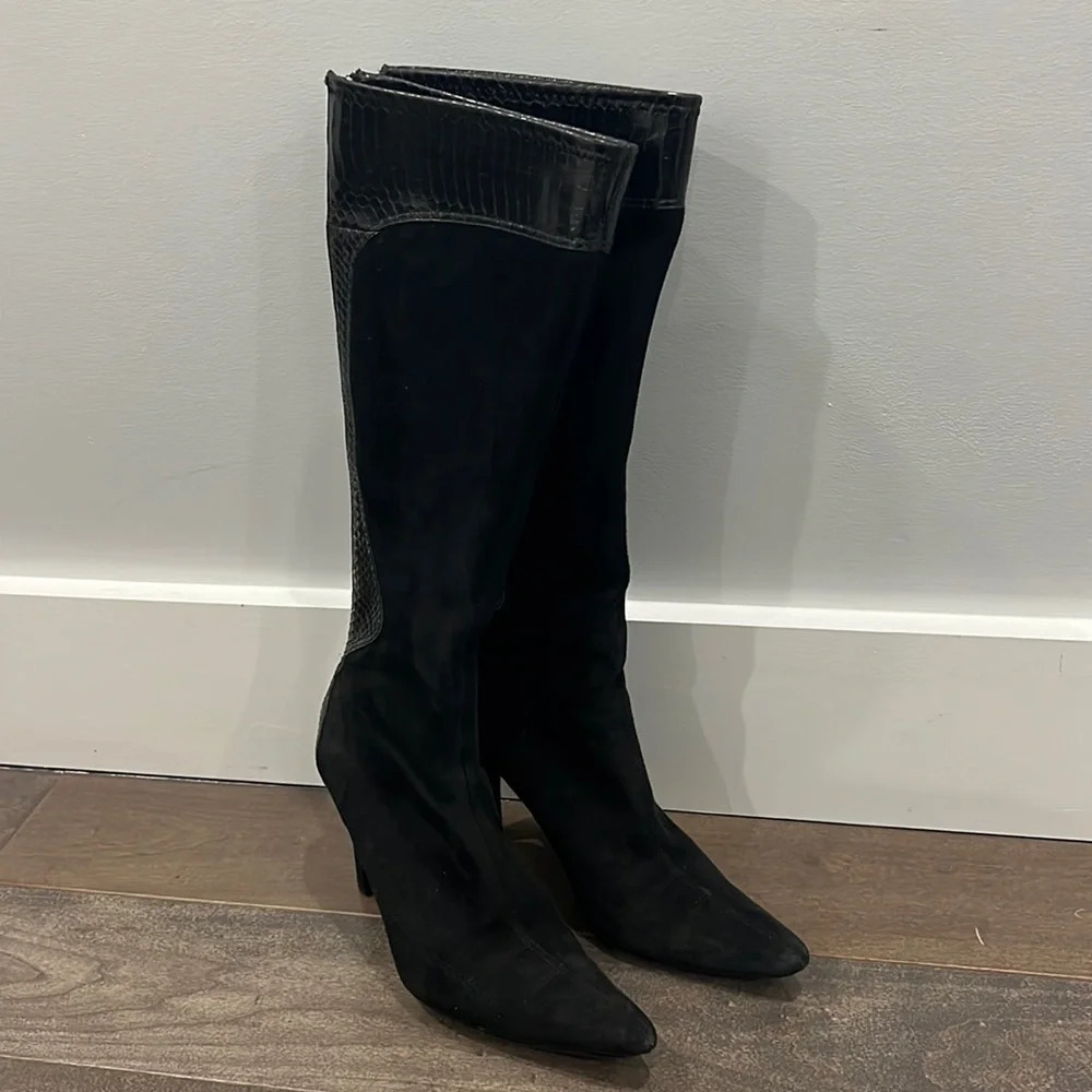 Lord & Taylor Women's Black,suede and leather pointed toe, heeled boots size 7.5